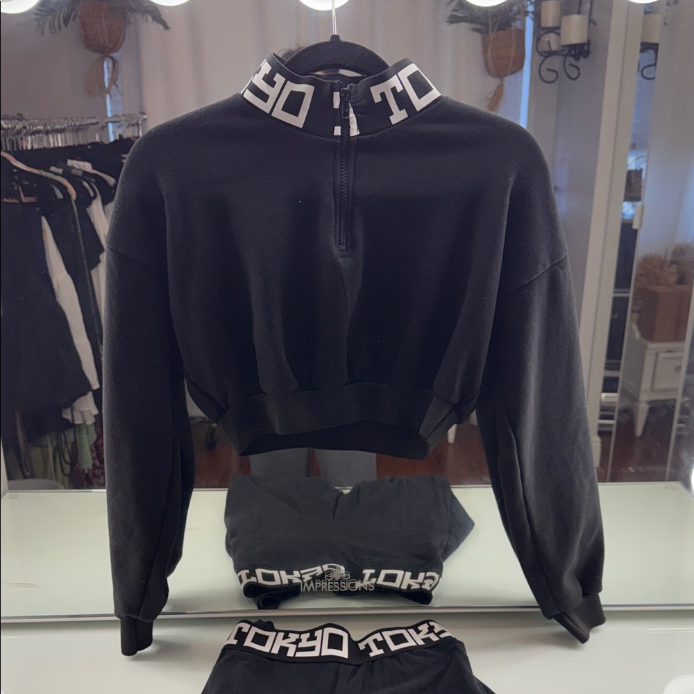 Fashion Nova Set Black Tokyo Cropped Turtle Neck Sweatshirt and leggings
